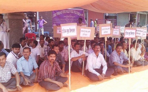 Rose Valley agents staged movement to resume the work of Rose Valley in Tripura